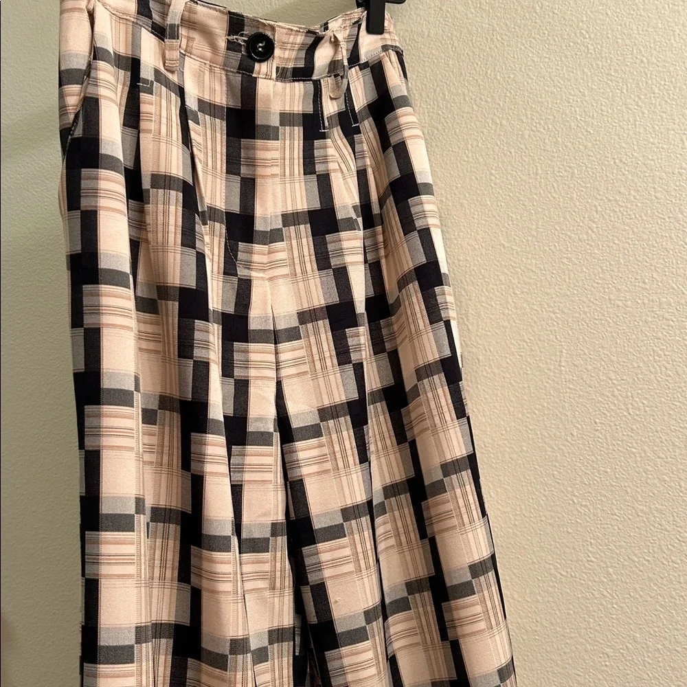 Geometric Patterned Pants - Picture 4 of 7